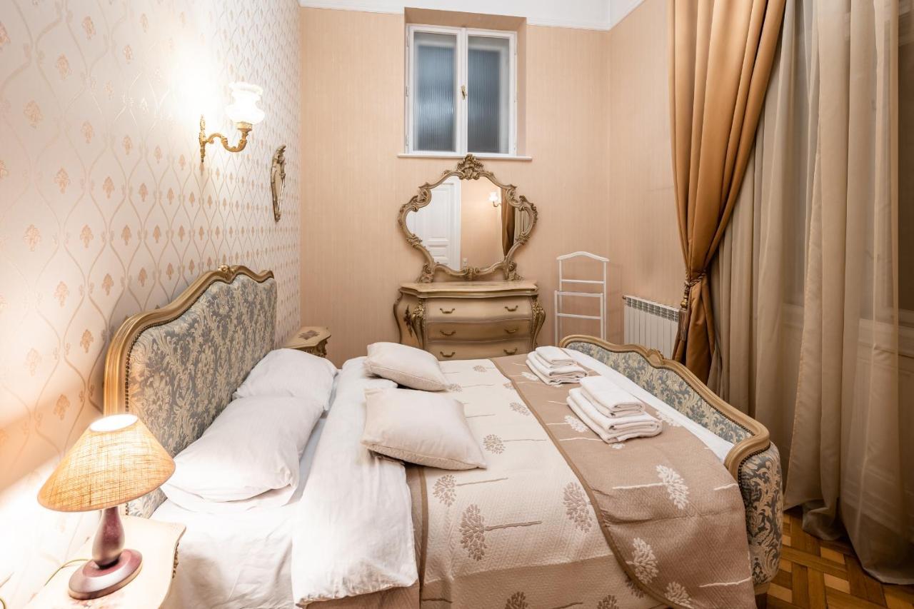 3 Bedrooms Royal Italian Style In An Austrian Building, Parking, Balcony Lvov Exteriér fotografie