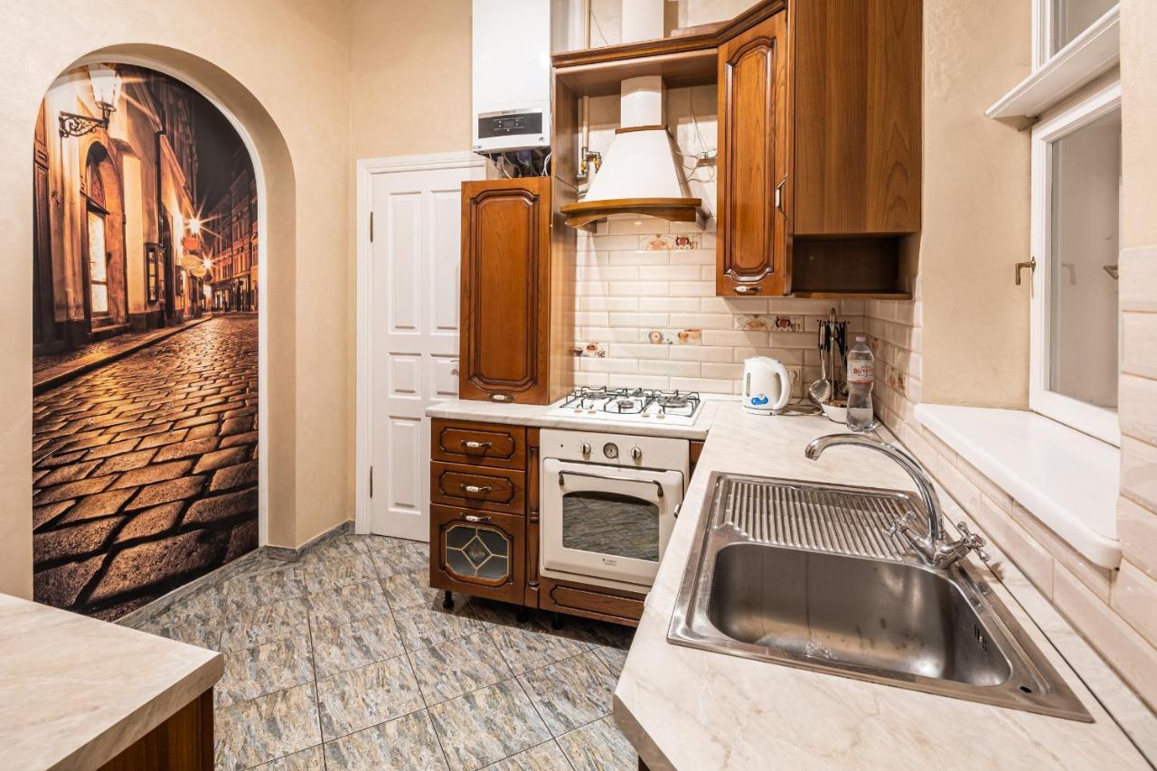 3 Bedrooms Royal Italian Style In An Austrian Building, Parking, Balcony Lvov Exteriér fotografie