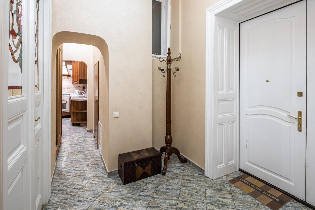 3 Bedrooms Royal Italian Style In An Austrian Building, Parking, Balcony Lvov Exteriér fotografie